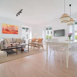 https://casa-plaza-de-los-naranjos-8-personas.1costadelsol.com